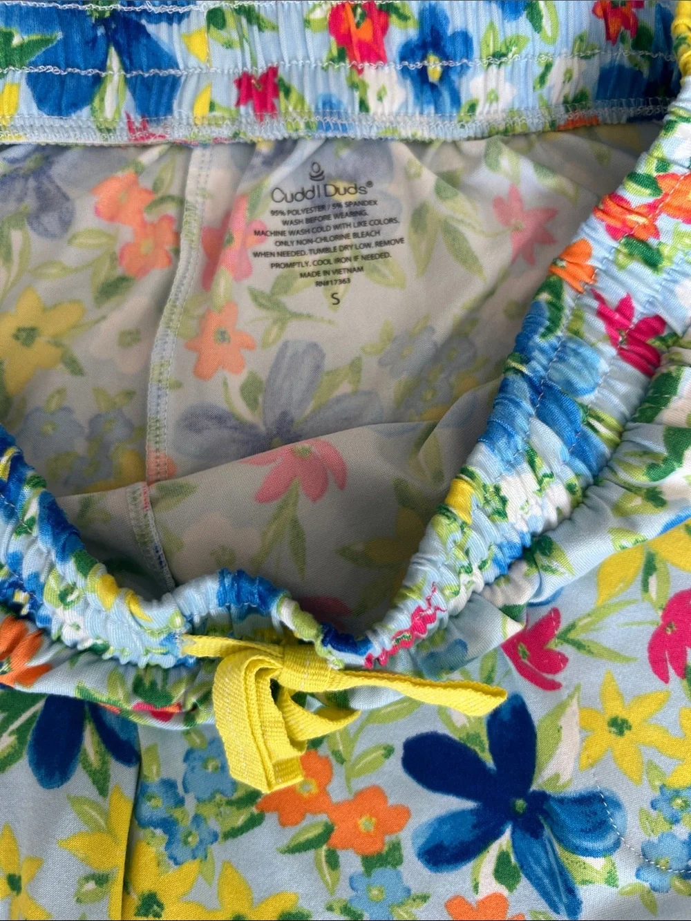 Cuddl Duds Capri Pajama Set with headband, size small, NWT
